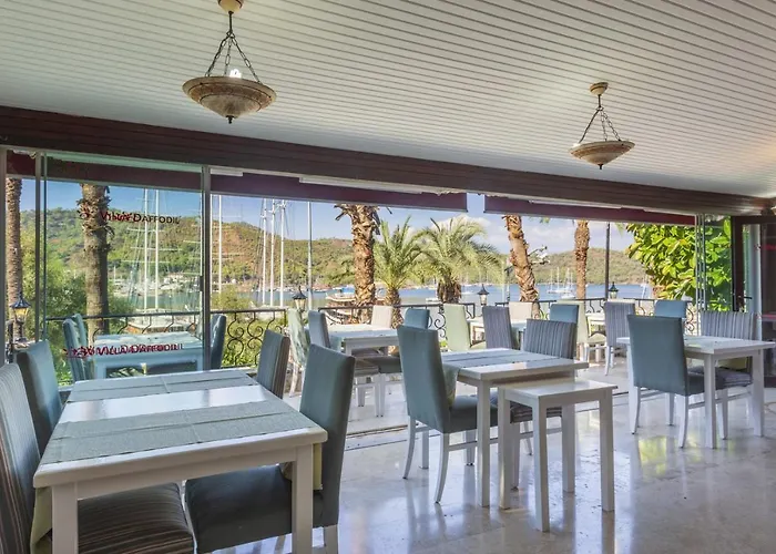 Daffodil Hotel 3*
