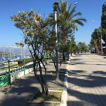 ホテル ダフォディル 3*