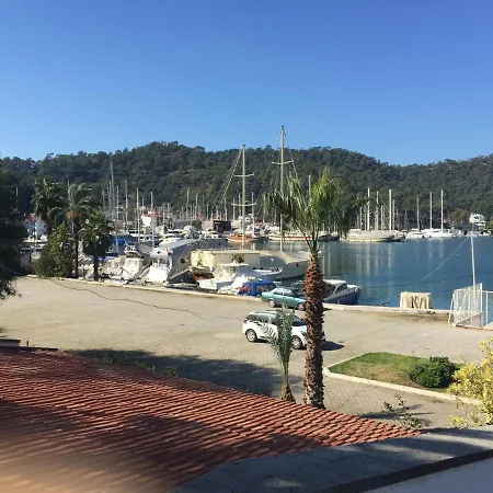 ホテル ダフォディル