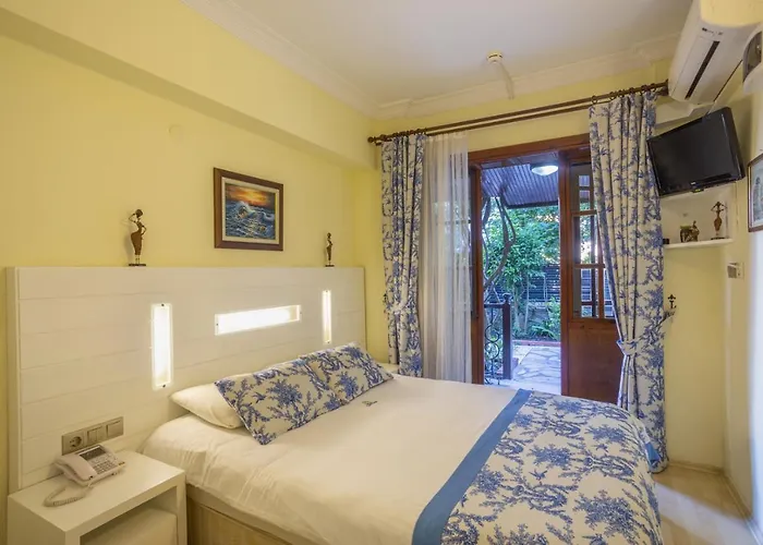 Daffodil Hotell 3*