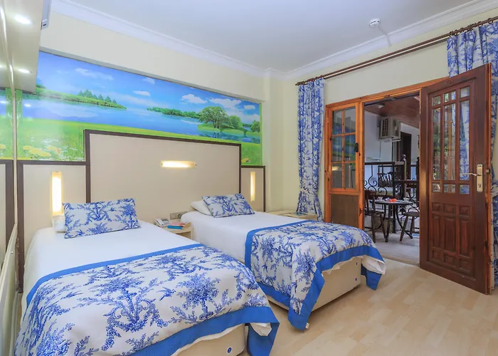 Daffodil Hotell 3*